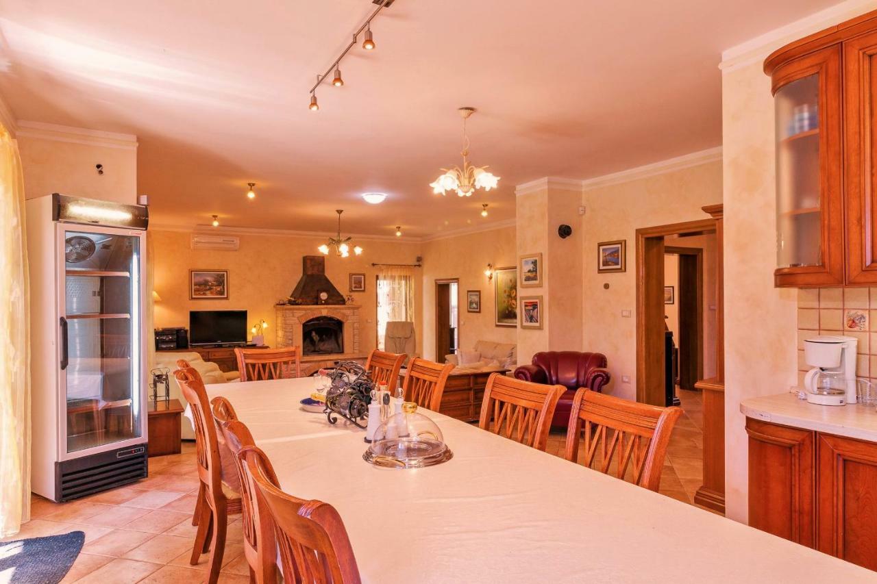 Holiday Home Sarita Šišan Eksteriør bilde